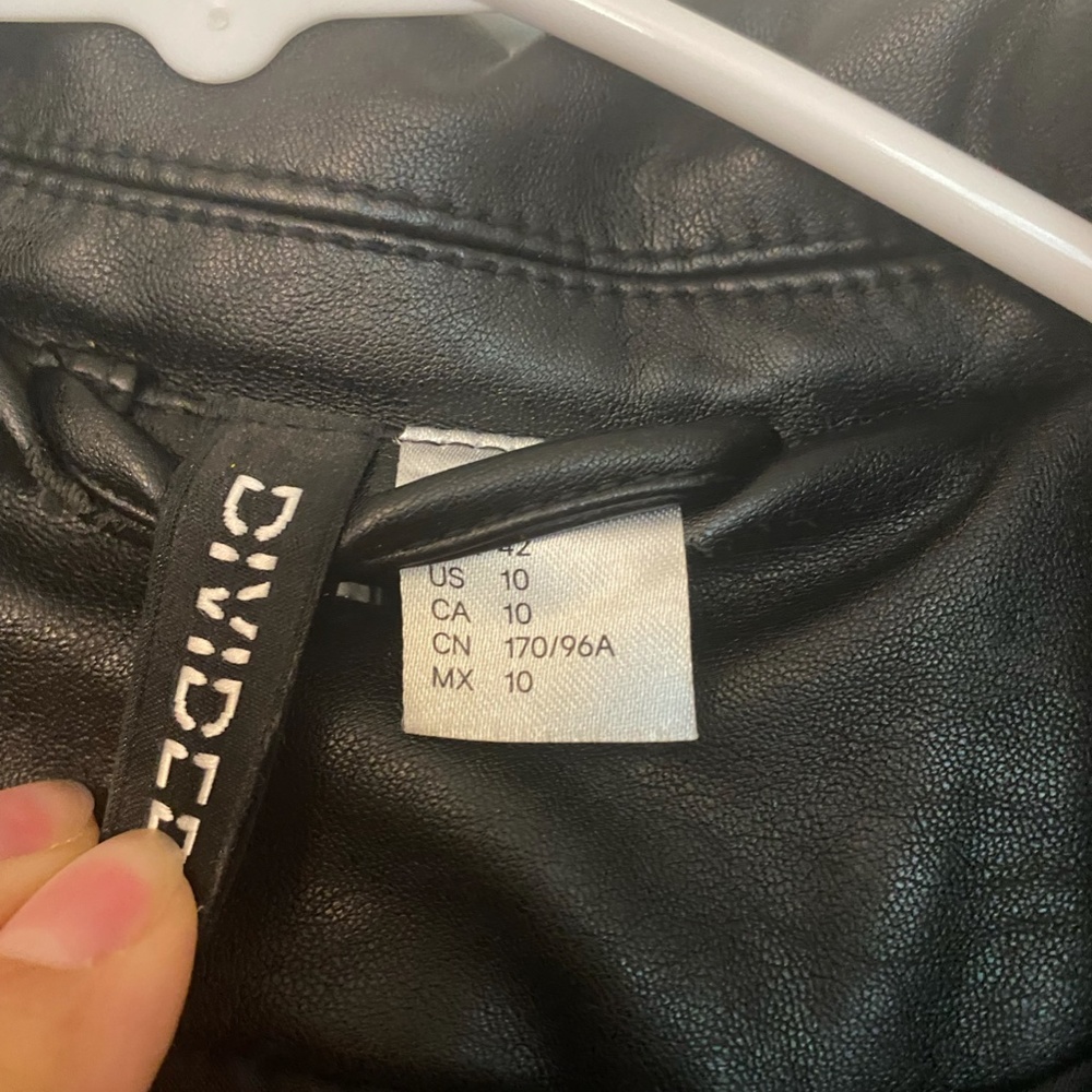 Jacket - Picture 5 of 5